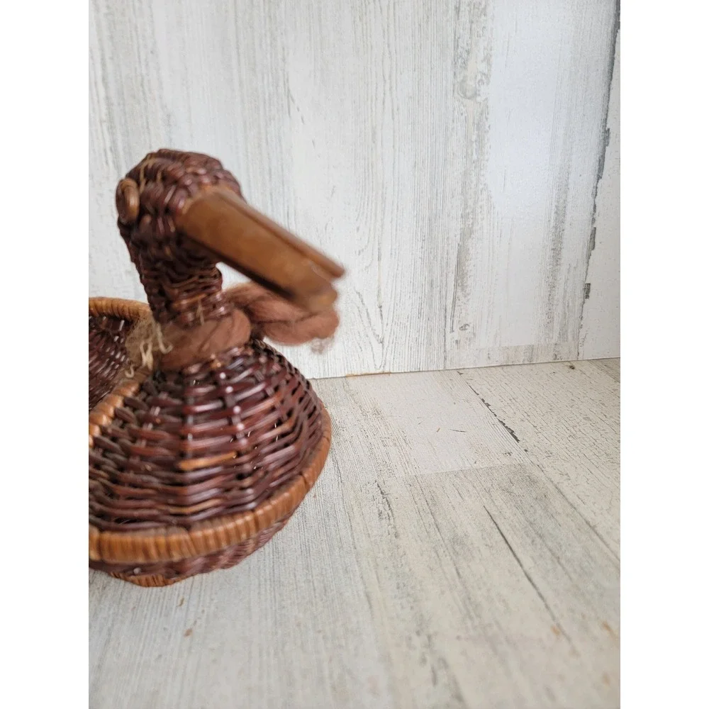 Vintage small duck wicker basket bird beak home‎ unique figure brown